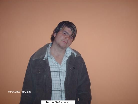 Revelion 2007 - Aici eram cam ametzit - Io si prieteni mei